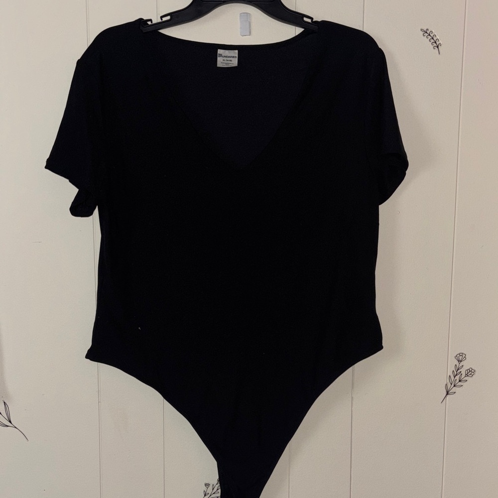 No Boundaries Classic Black Top